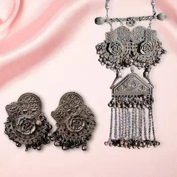 Kurtis Sarees Suits Lahenga Dresses& Gowns Indowestern Bridal Collection